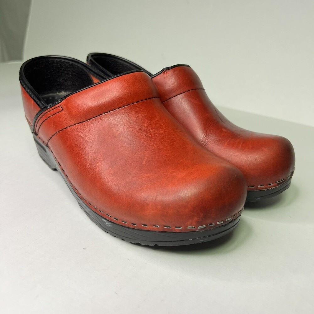Dansko Red Leather Professional Comfort Mule Slip On Clogs Size 37 / 7 - Picture 1 of 10